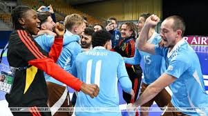 世锦赛“三金王”丹吉努：冰上大鹏展翅向米兰